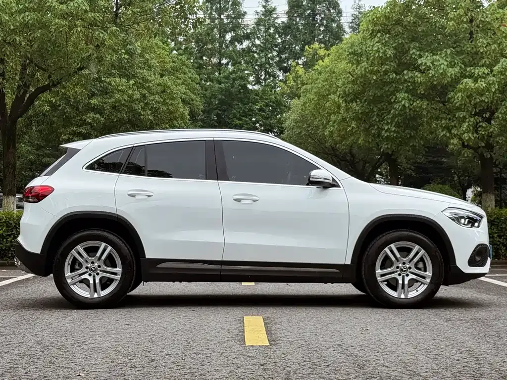 Mercedes-Benz GLA — фото 9