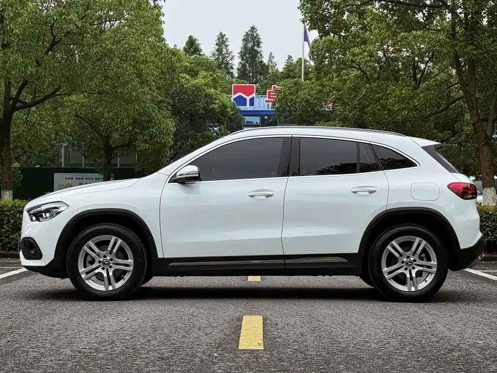 Mercedes-Benz GLA — фото 10