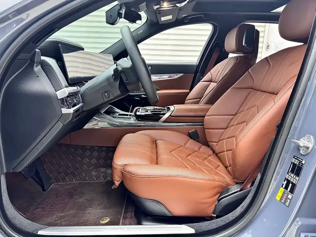 BMW i7 2023 из CN, фото 10