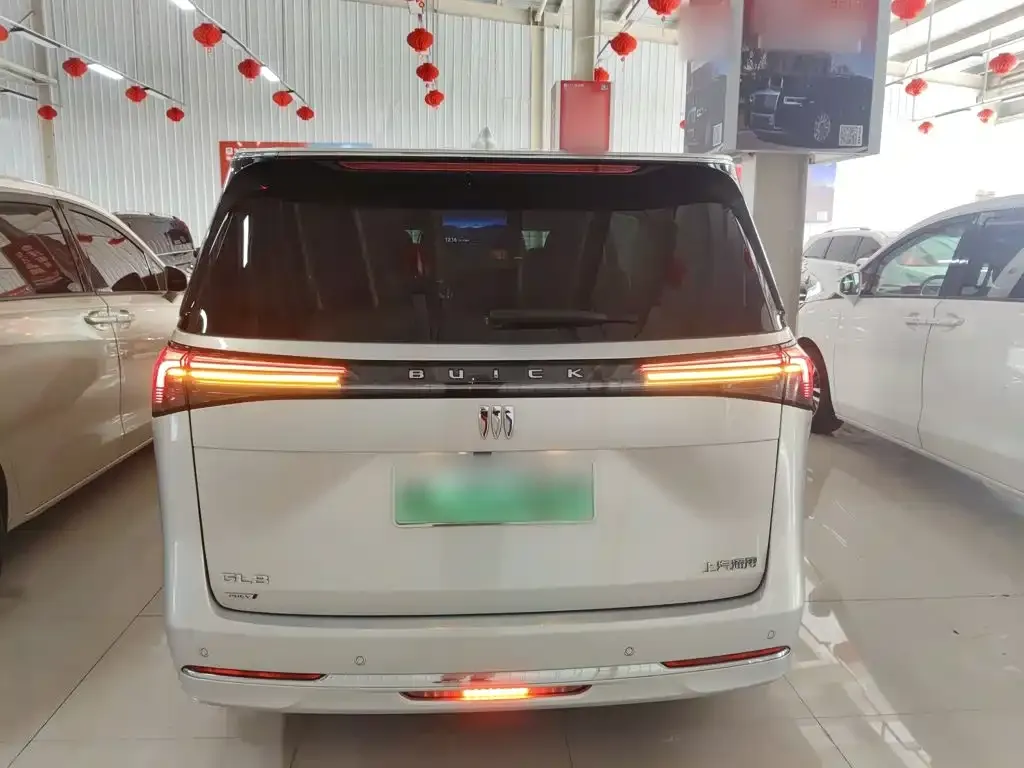 Buick GL8 Hybrid — фото 3