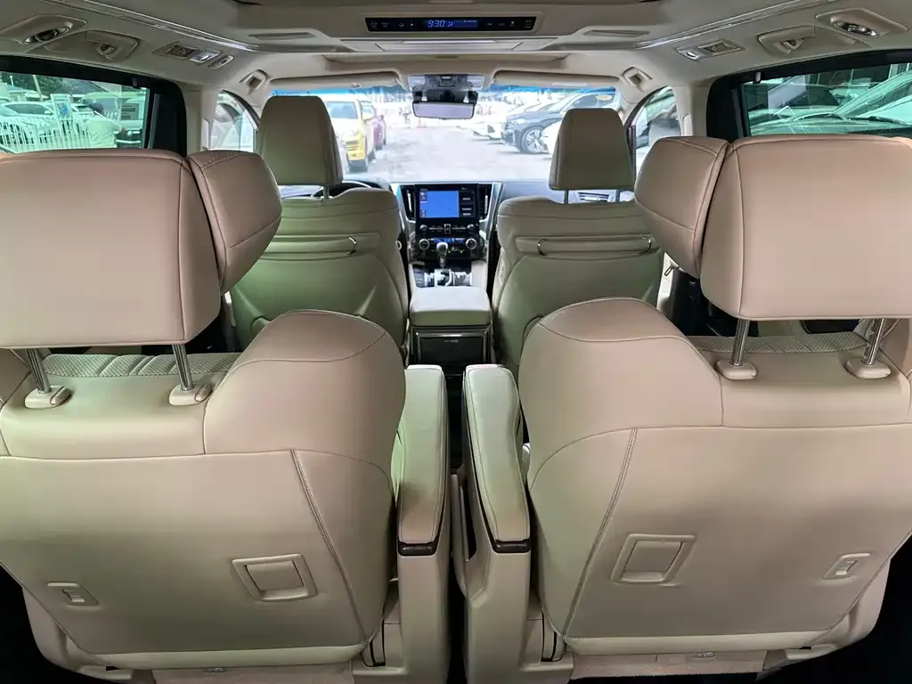 Toyota Alphard — фото 3