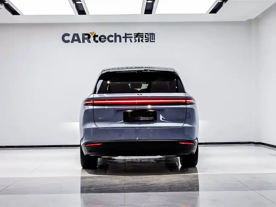 Li Auto i8 — фото 2