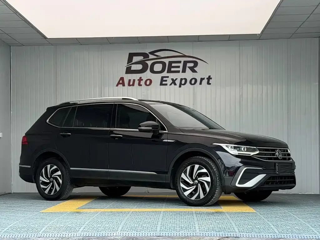 Volkswagen Tiguan L — фото 8