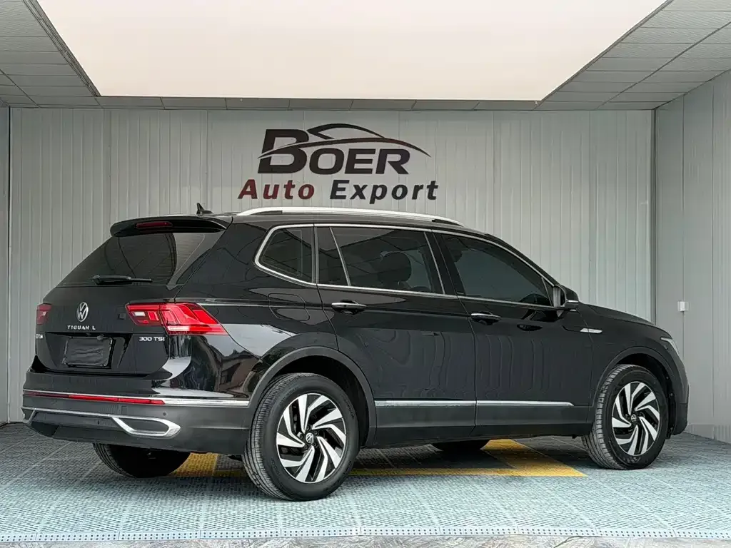 Volkswagen Tiguan L — фото 10