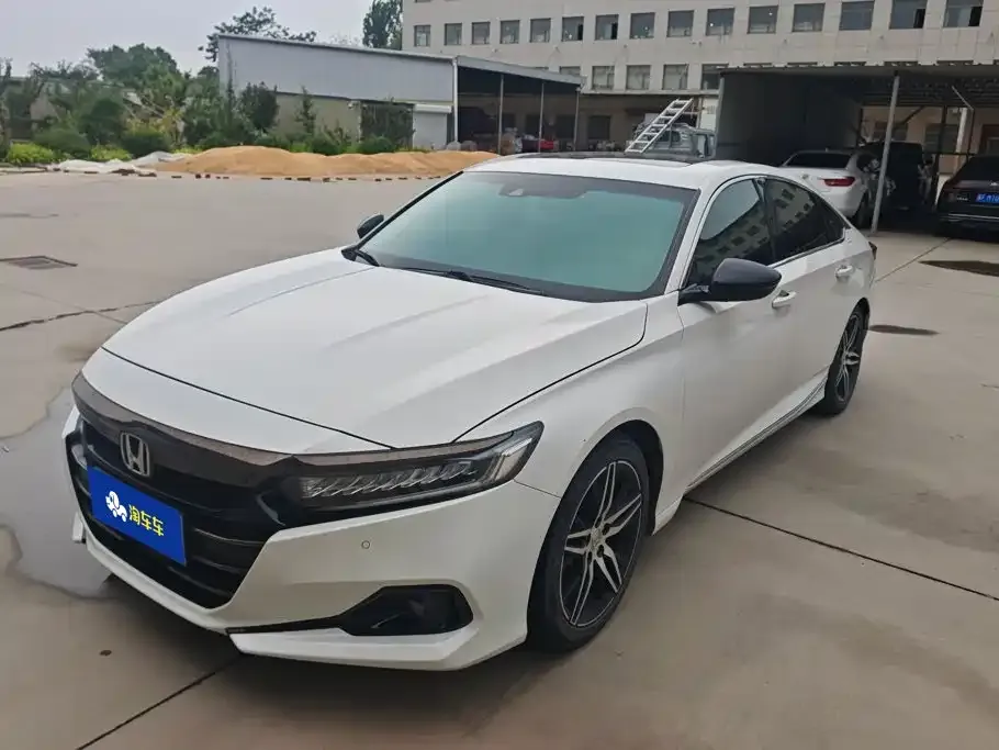 Honda Accord — фото 1