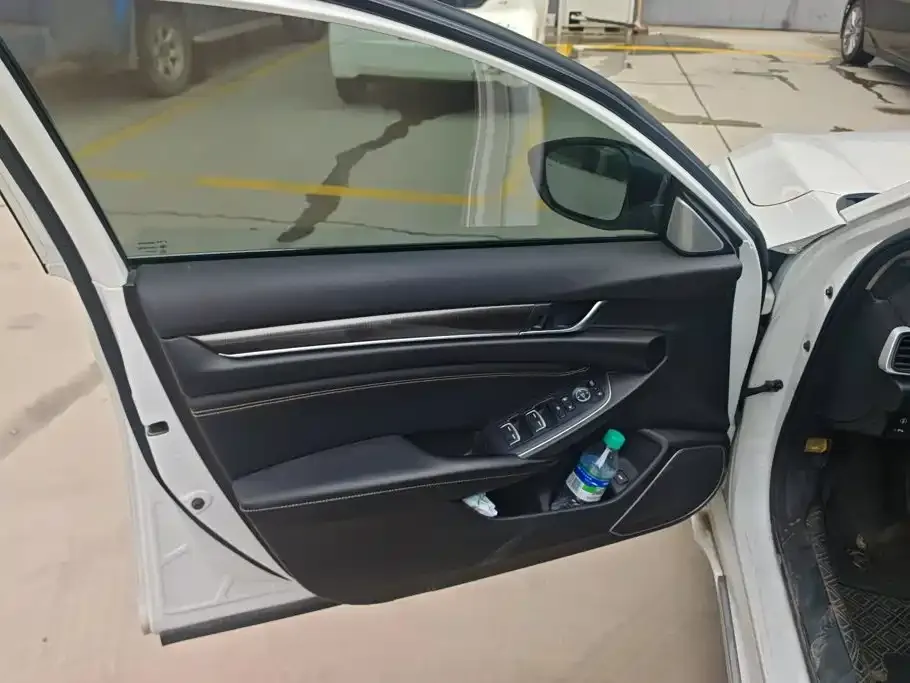 Honda Accord — фото 6