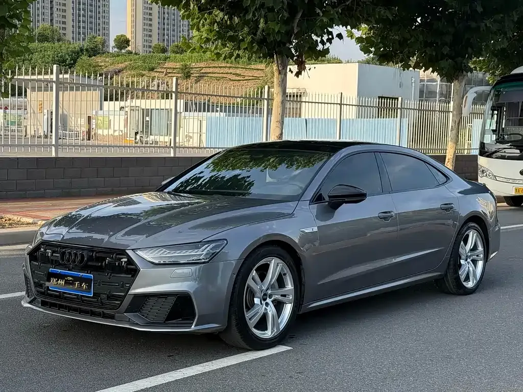 Audi A7L — фото 1