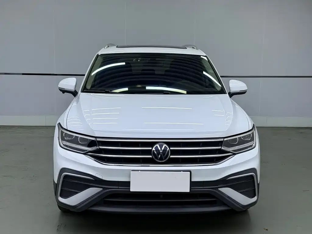 Volkswagen Tiguan L — фото 7