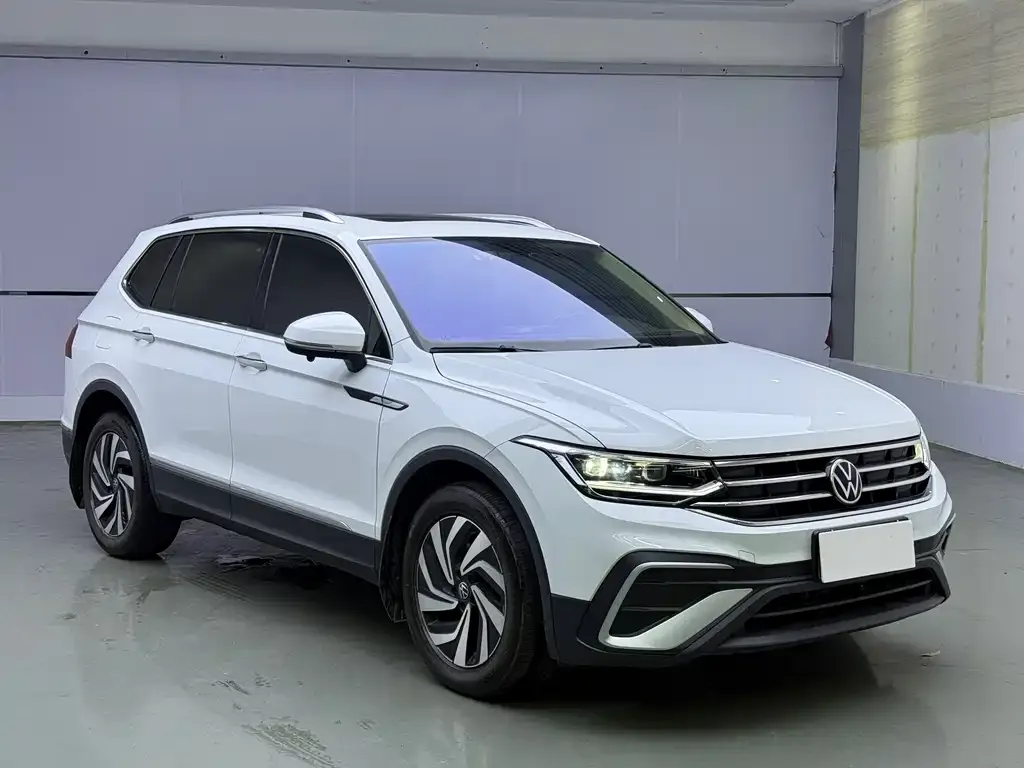 Volkswagen Tiguan L — фото 5