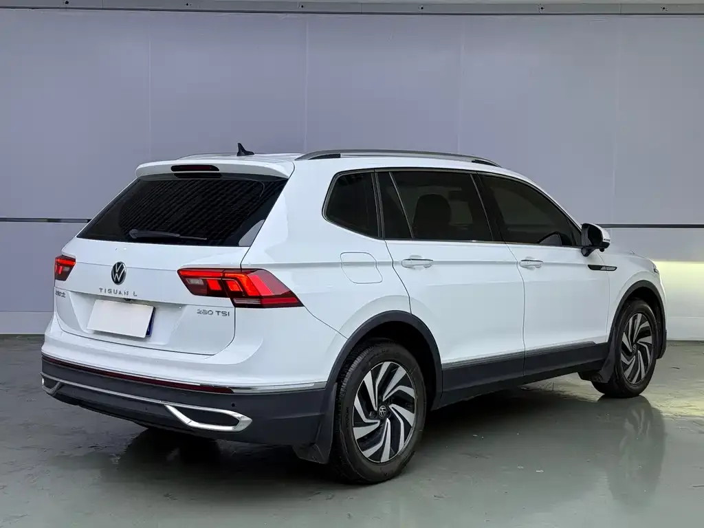 Volkswagen Tiguan L — фото 2
