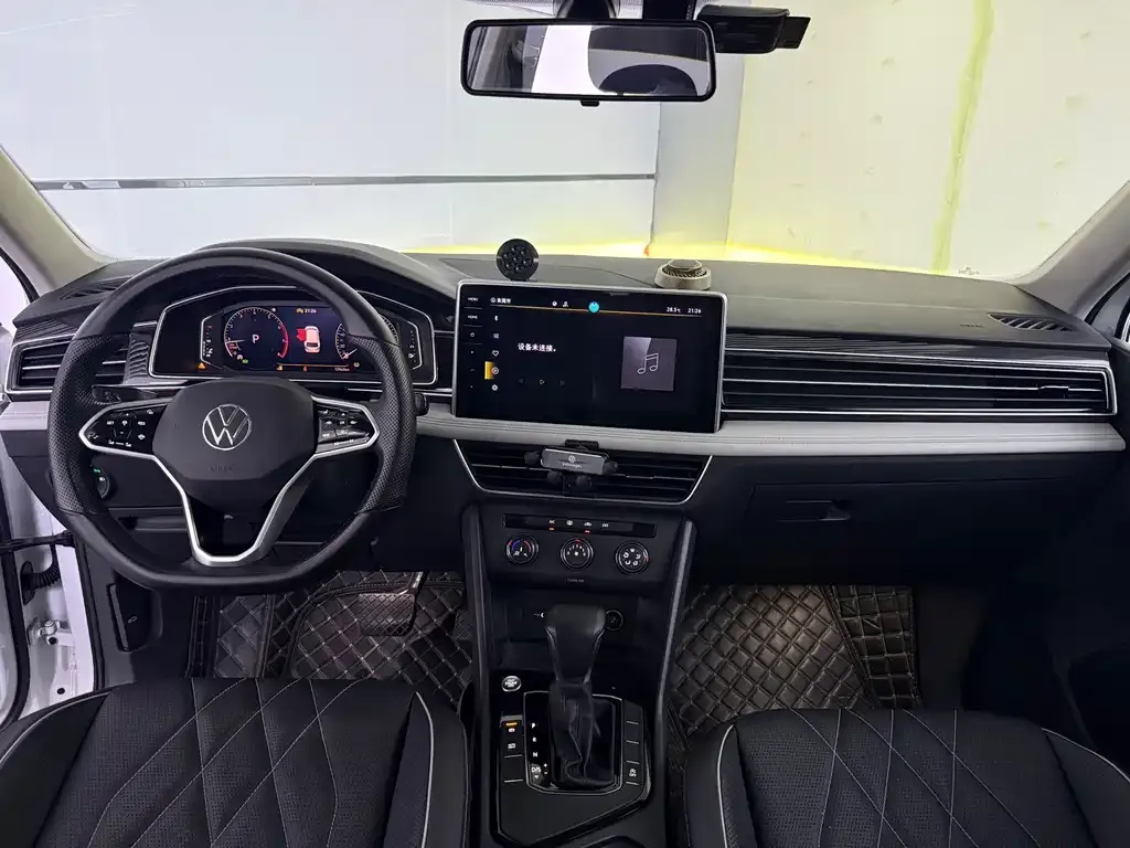 Volkswagen Tiguan L — фото 6