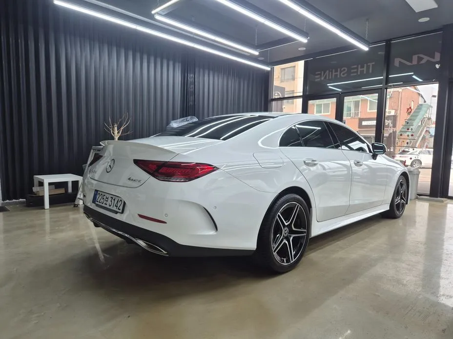 Mercedes-Benz CLS-Class — фото 7