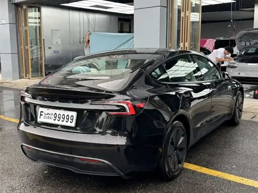 Tesla Model 3 — фото 3