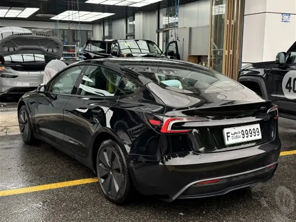 Tesla Model 3 — фото 8