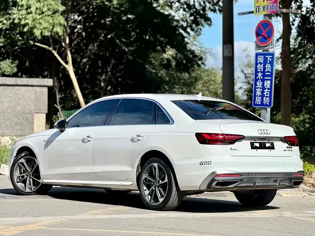 Audi A4L — фото 4