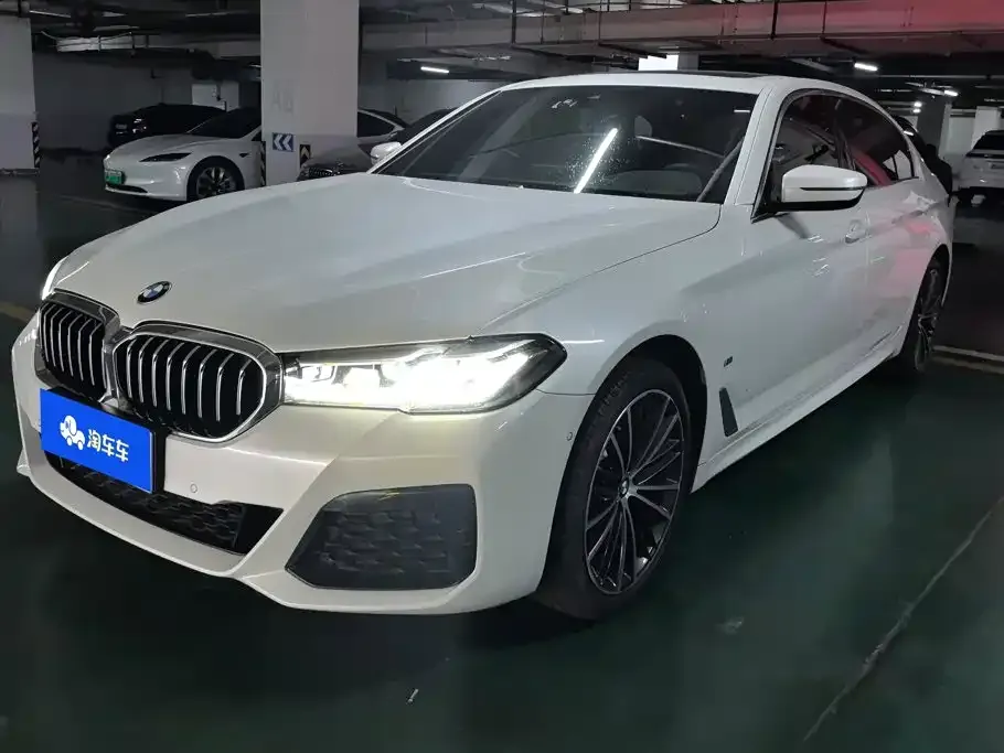 BMW 5 Series — фото 1