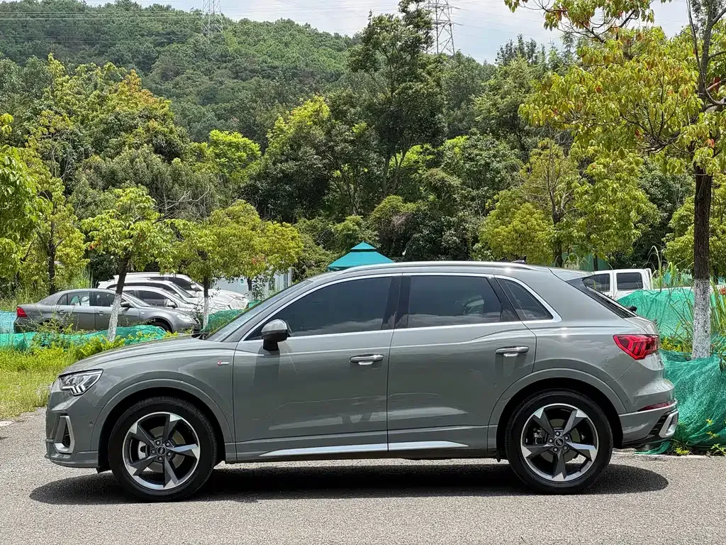 Audi Q3 — фото 9