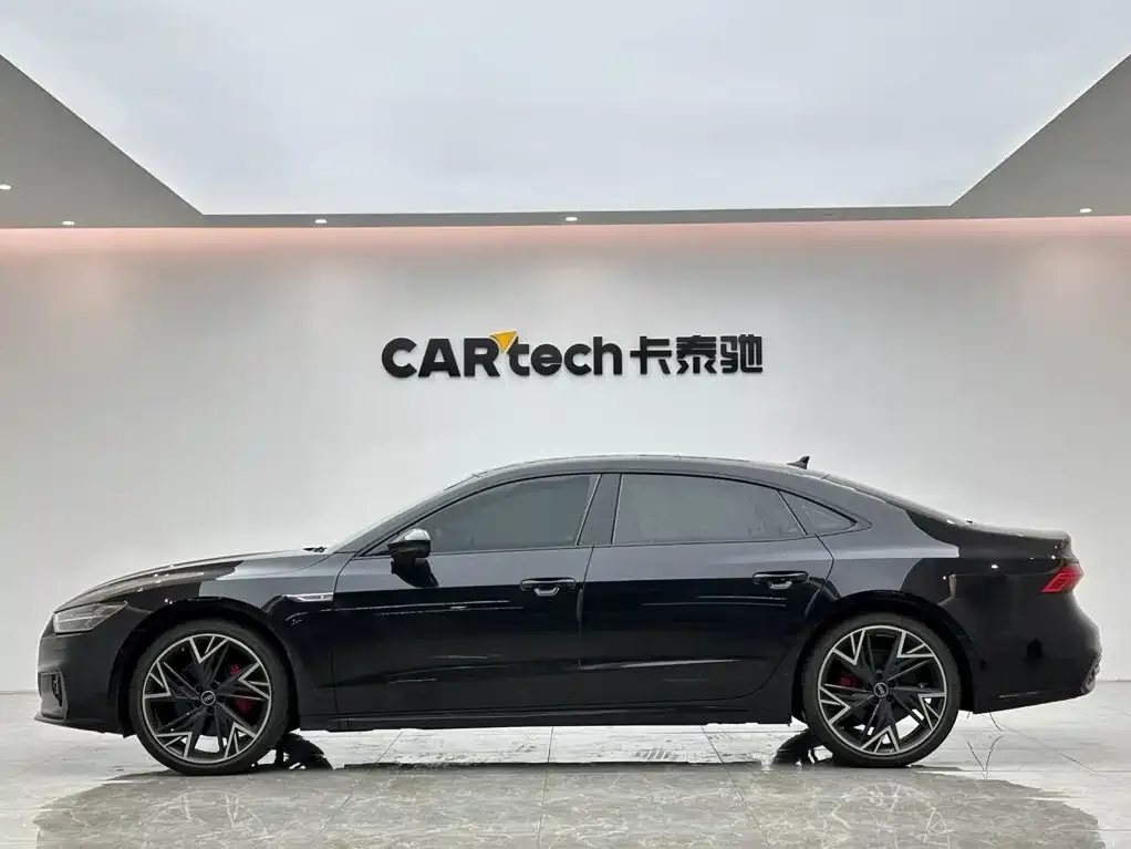 Audi A7L — фото 5