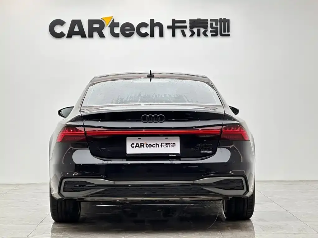 Audi A7L — фото 2