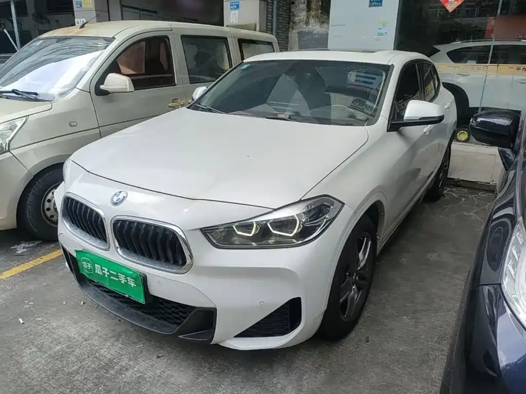 BMW X2