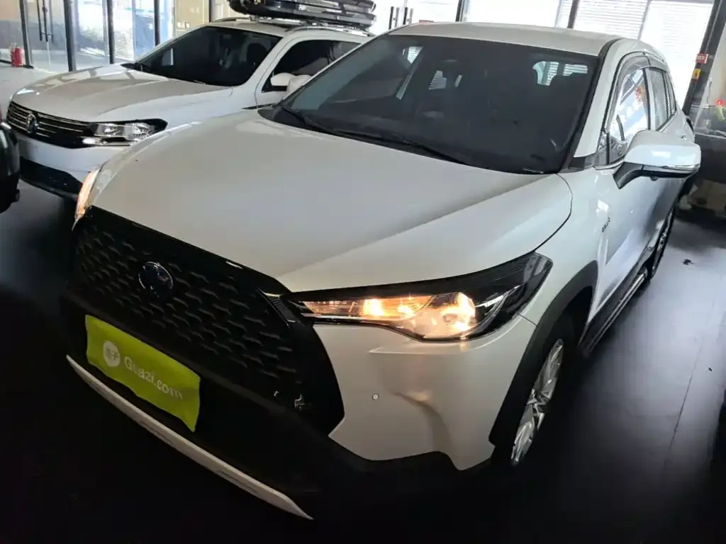 Toyota Corolla Cross — фото 1