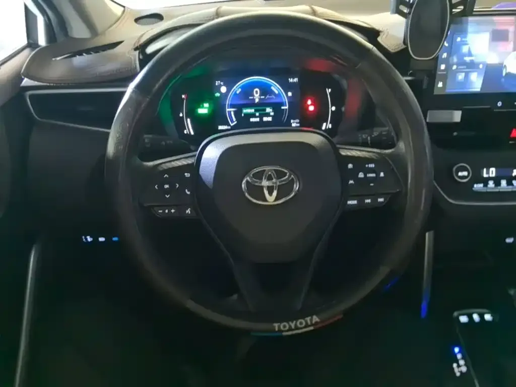 Toyota Corolla Cross — фото 3