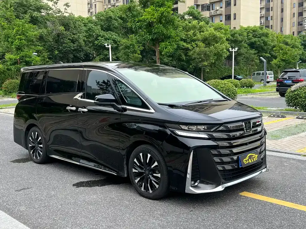 Toyota Vellfire — фото 4