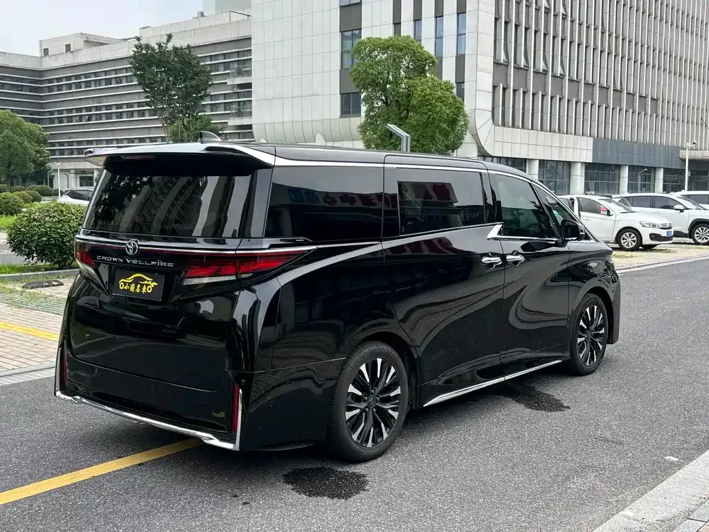 Toyota Vellfire — фото 8