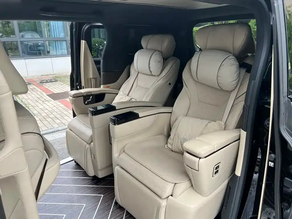 Toyota Vellfire — фото 6