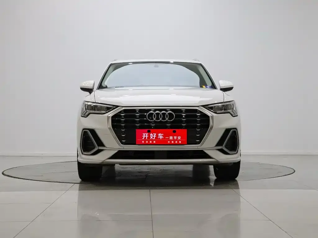 Audi Q3 — фото 6