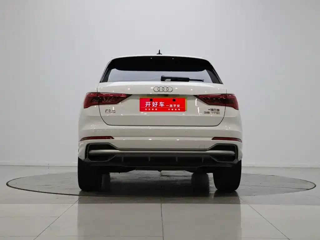 Audi Q3 — фото 5