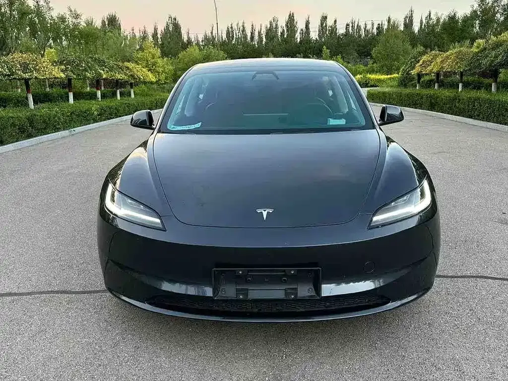 Tesla Model 3 — фото 9