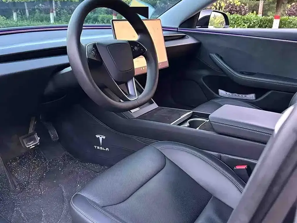 Tesla Model 3 — фото 4