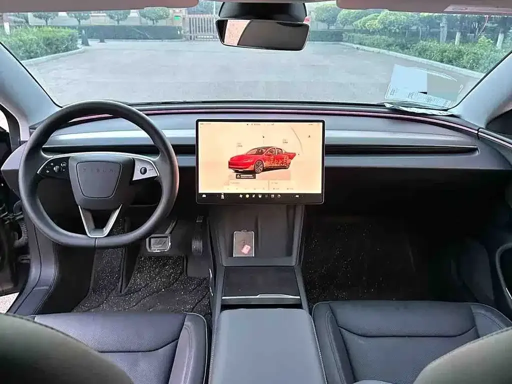 Tesla Model 3 — фото 3