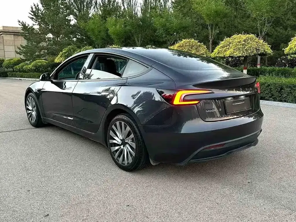 Tesla Model 3 — фото 7