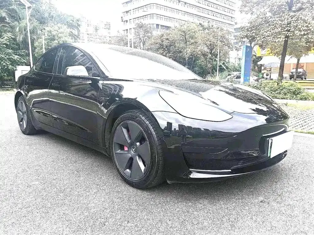 Tesla Model 3 — фото 8