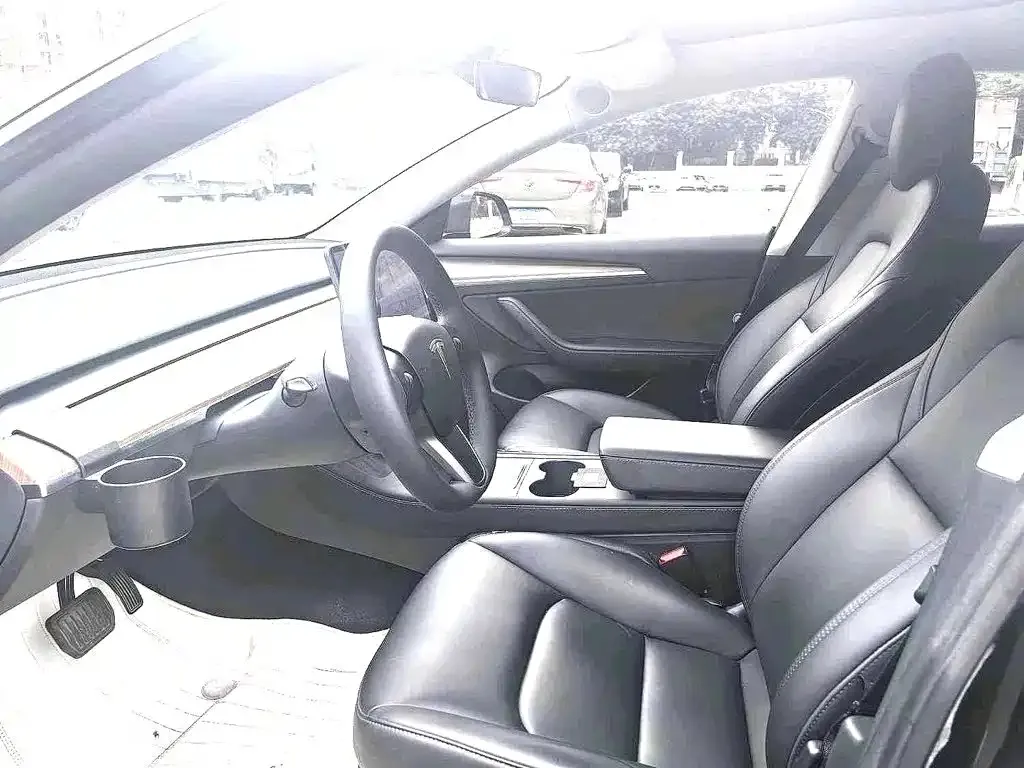 Tesla Model 3 — фото 3
