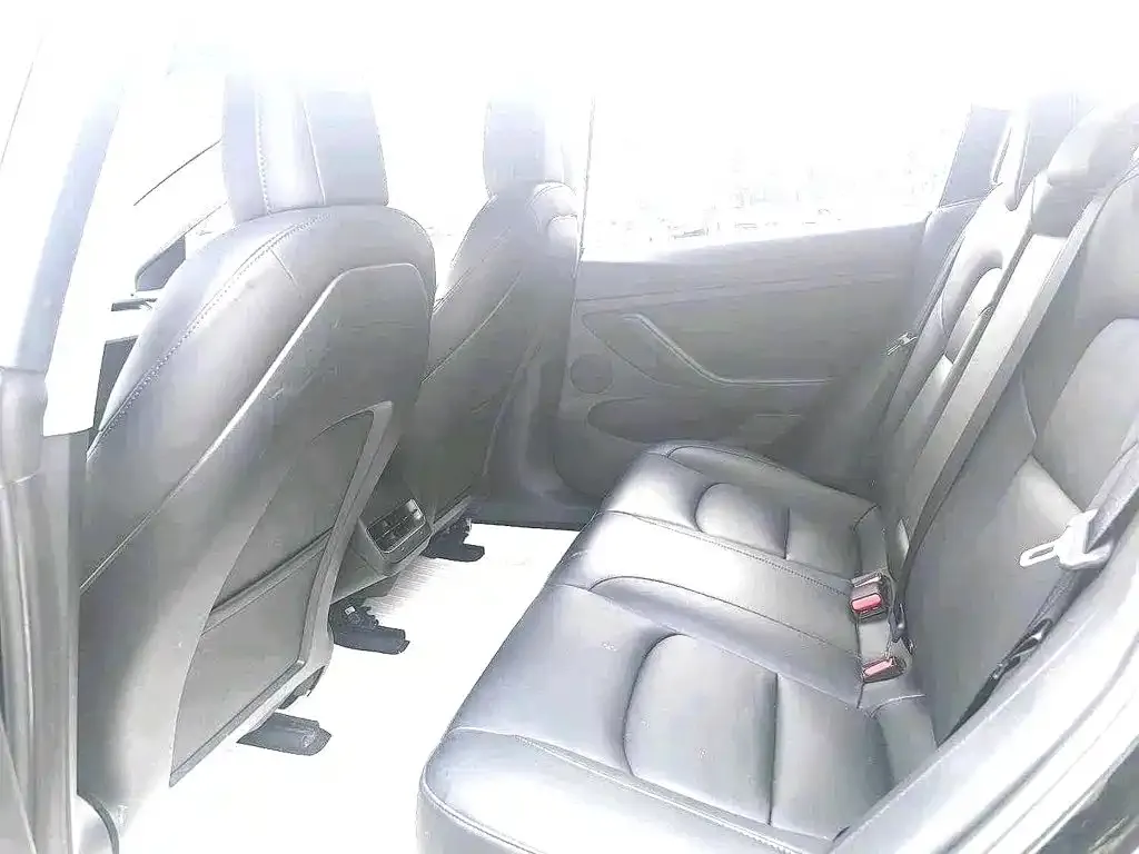 Tesla Model 3 — фото 2