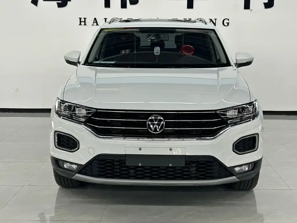 Volkswagen T-Roc — фото 9
