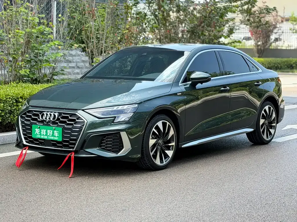 Audi A3 — фото 1