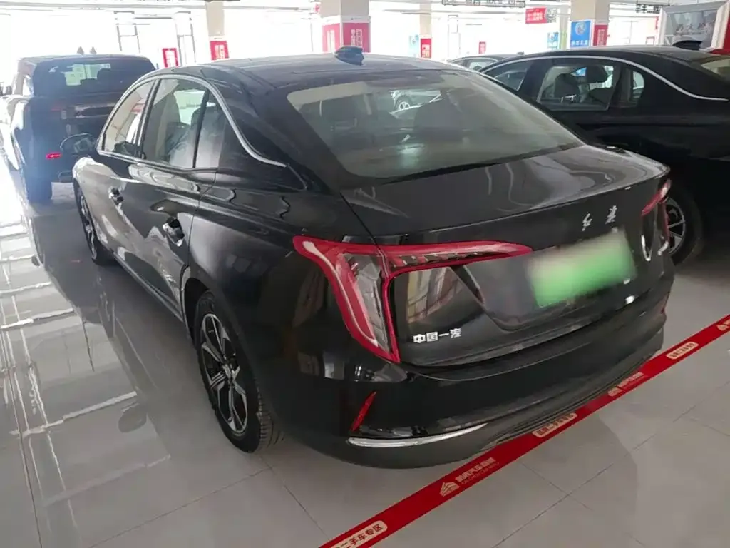 Hongqi E-QM5 — фото 4