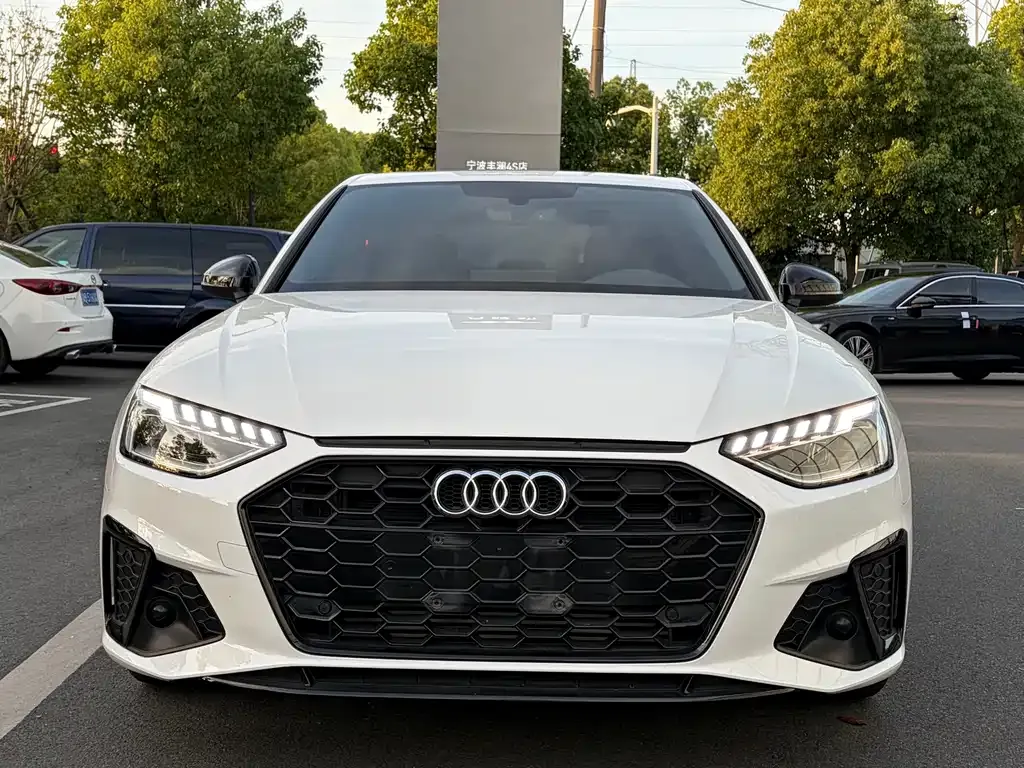 Audi A4L 2024 из CN, фото 5