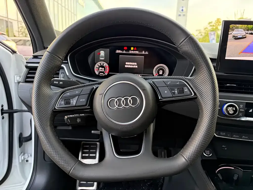 Audi A4L 2024 из CN, фото 2