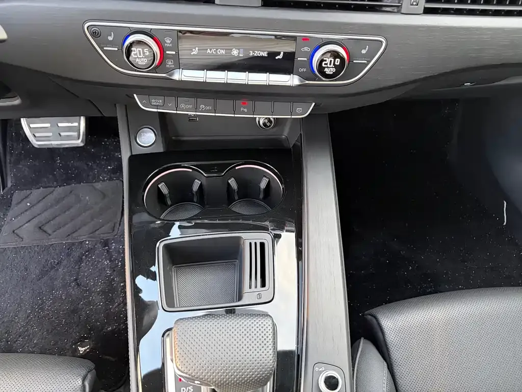Audi A4L 2024 из CN, фото 9