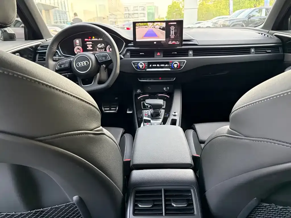 Audi A4L 2024 из CN, фото 7
