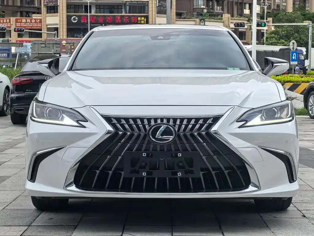 Lexus ES — фото 6