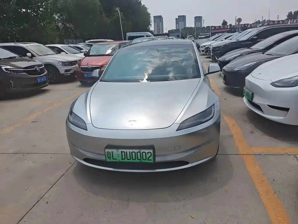 Tesla Model 3 — фото 3