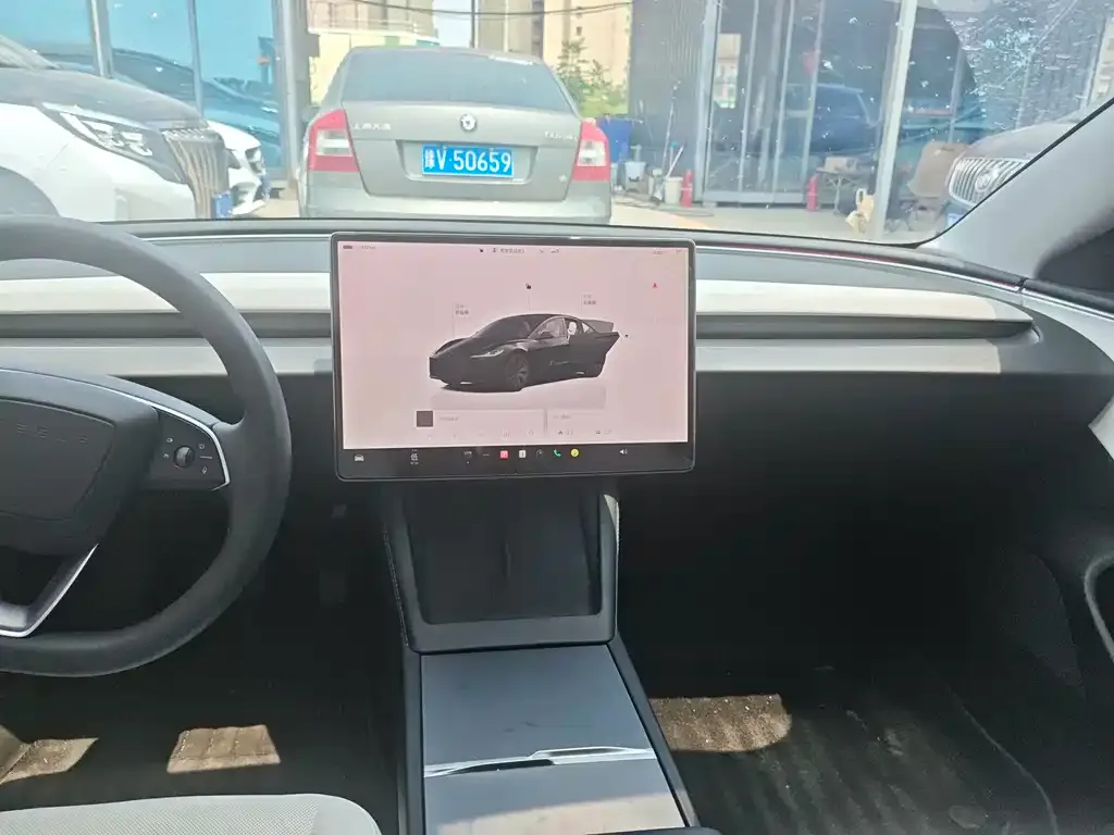 Tesla Model 3 — фото 6