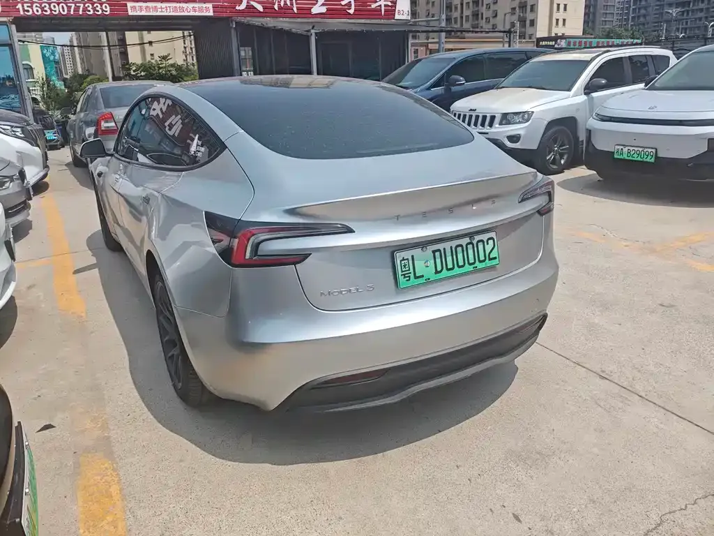 Tesla Model 3 — фото 10