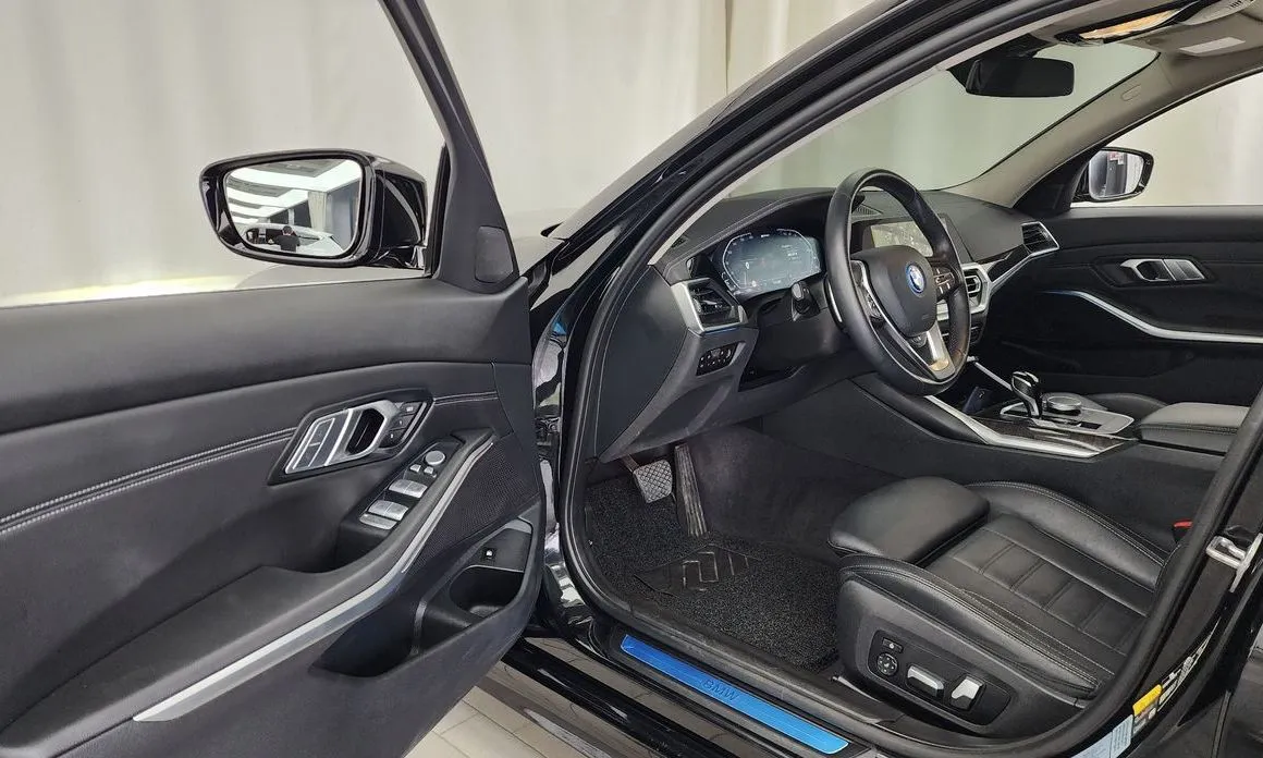 BMW 3-Series 2022 из KR, фото 4